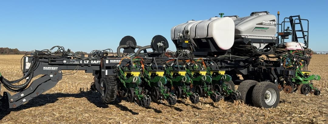 Image of Harvest International 16R30 Primary image