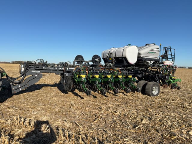 Image of Harvest International 16R30 equipment image 1