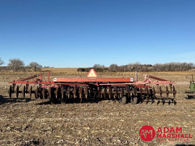 Image of International Harvester 480 equipment image 4