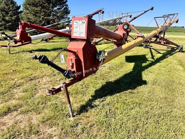 Image of Harvest International H1062 equipment image 1