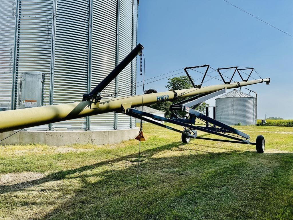 Main image Harvest International H1072