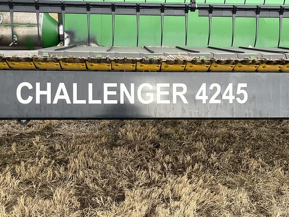 Image of Harvest International Challenger 4245 equipment image 1