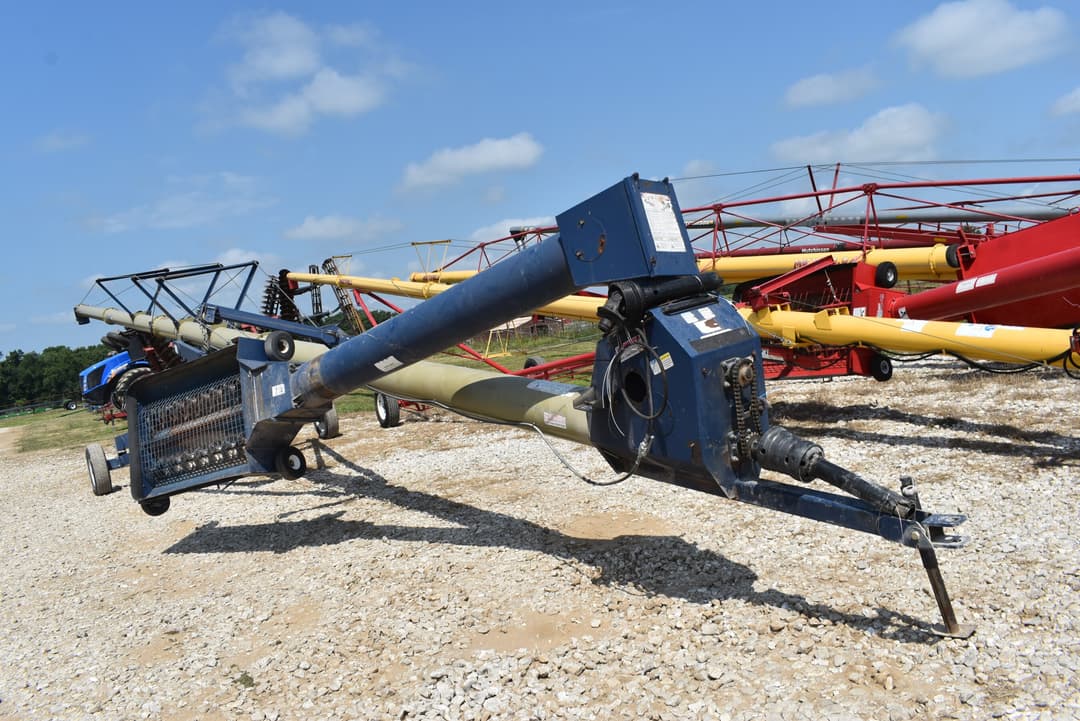 Image of Harvest International H1382 Primary image