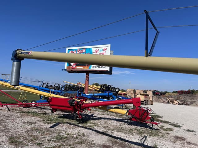 Image of Harvest International H1062 equipment image 1