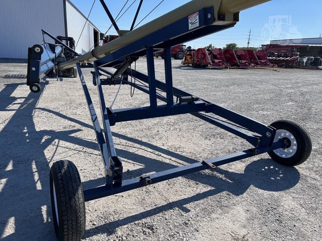 Image of Harvest International H1062 equipment image 3