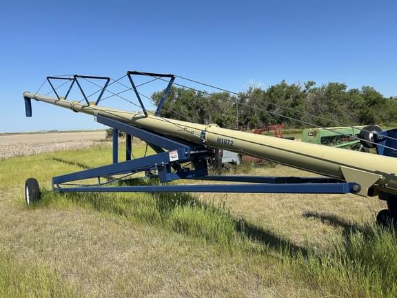 Image of Harvest International H1072 Primary image