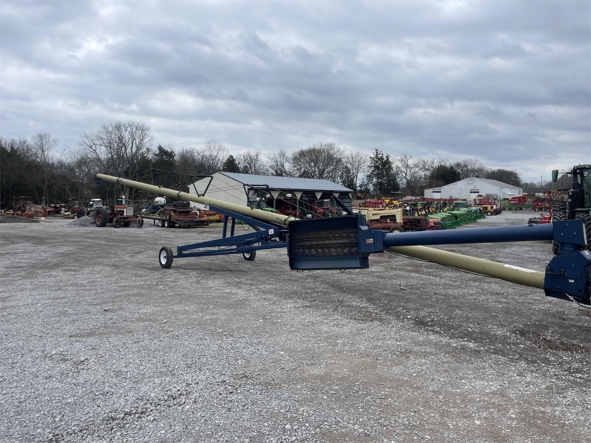 Harvest International H1072 Equipment Image0