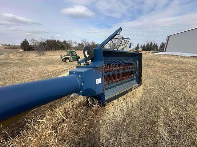 Image of Harvest International H1072 equipment image 1