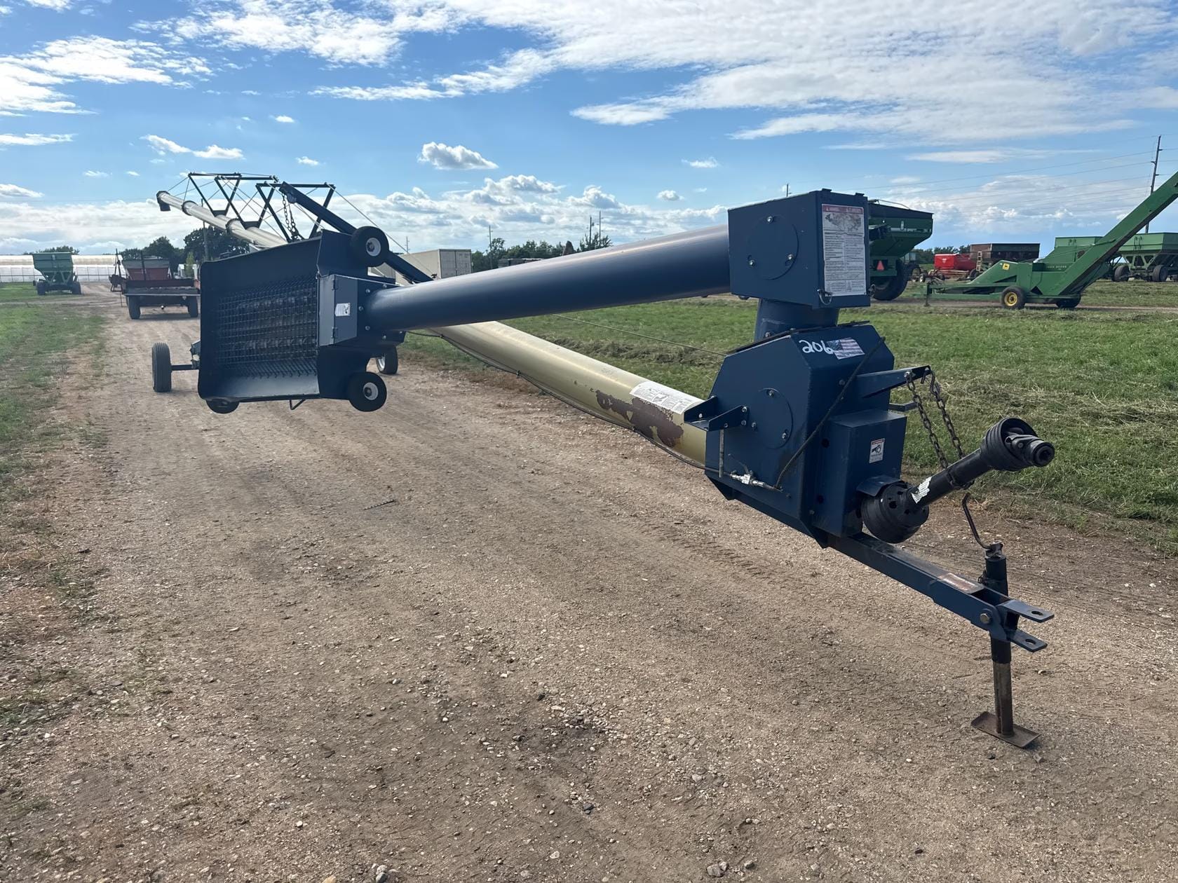 Harvest International H1082 Equipment Image0