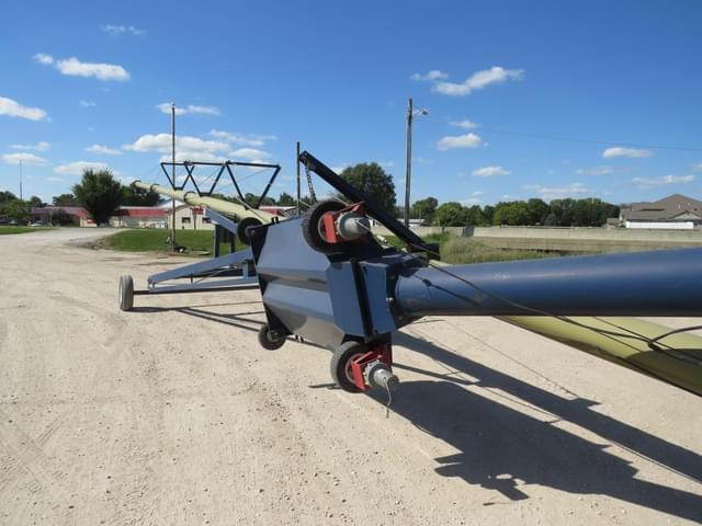 Image of Harvest International H1082 equipment image 2