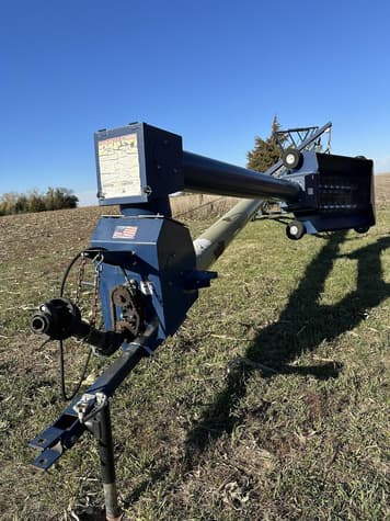 Main image Harvest International H1082