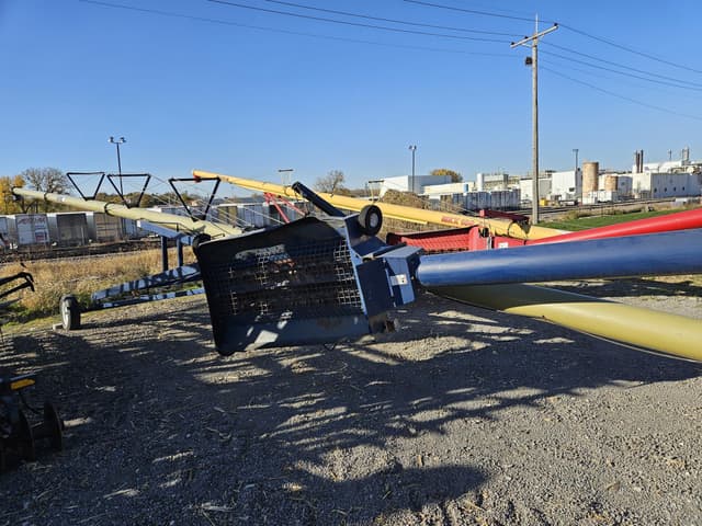 Image of Harvest International H1082 equipment image 1