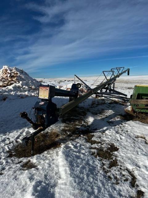 Main image Harvest International H1082