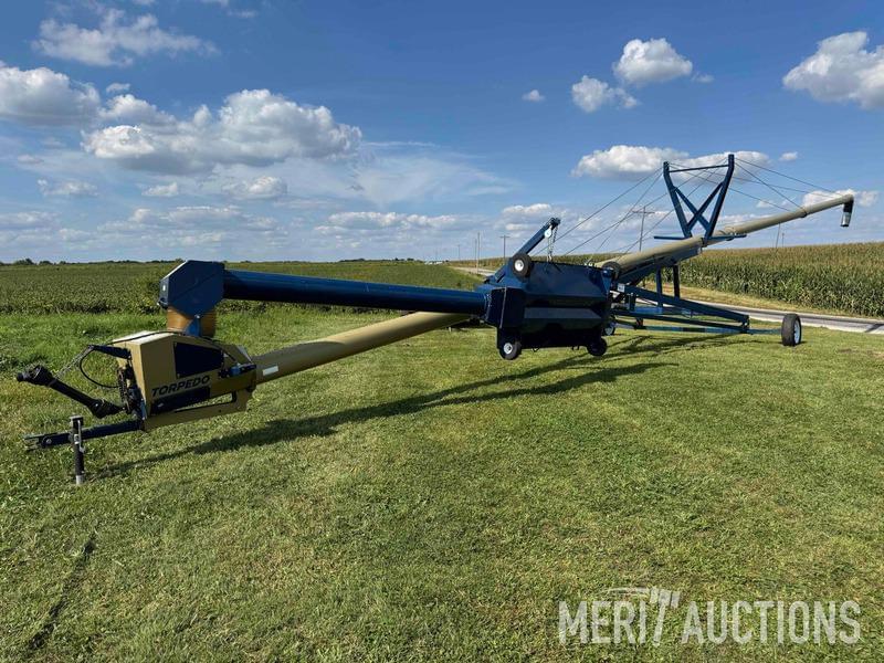 Image of Harvest International H1084XT Primary image