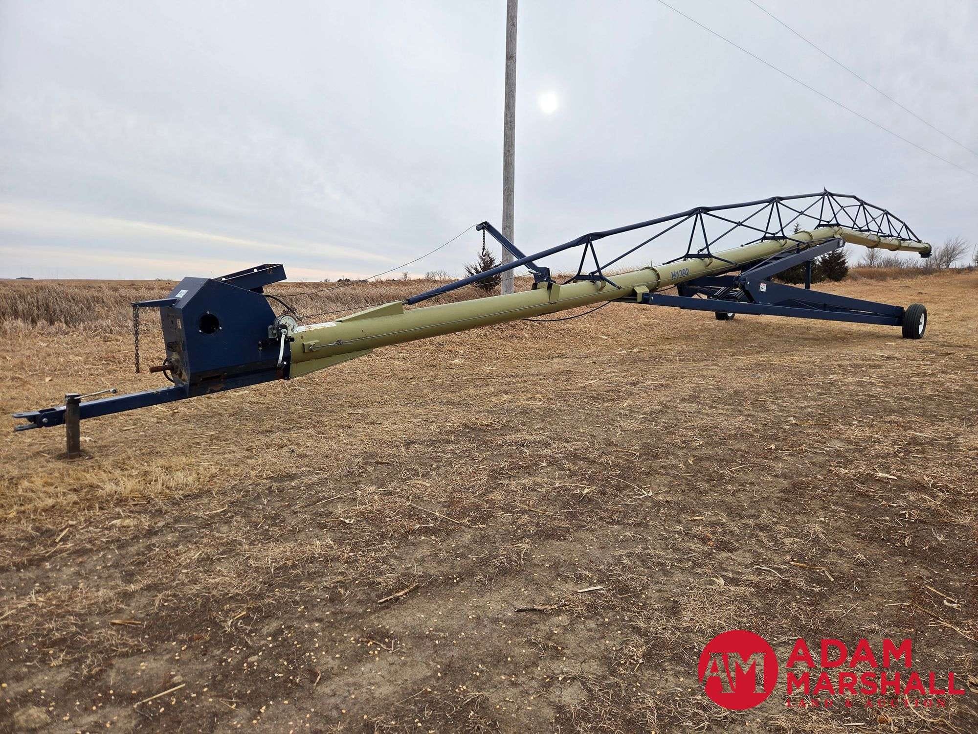 Harvest International H1392 Equipment Image0