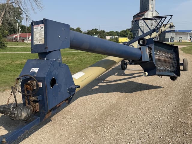 Image of Harvest International H1372 equipment image 3
