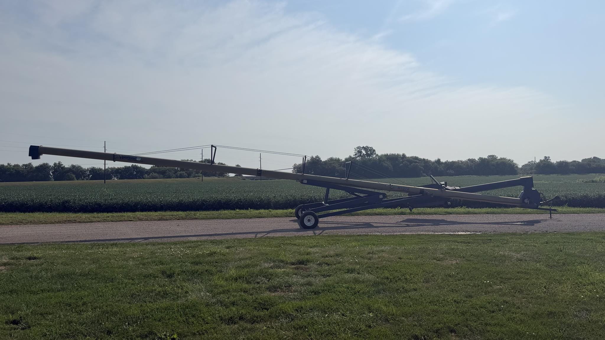 Harvest International H1372 Equipment Image0