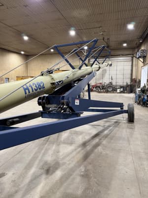Harvest International H1382 Image
