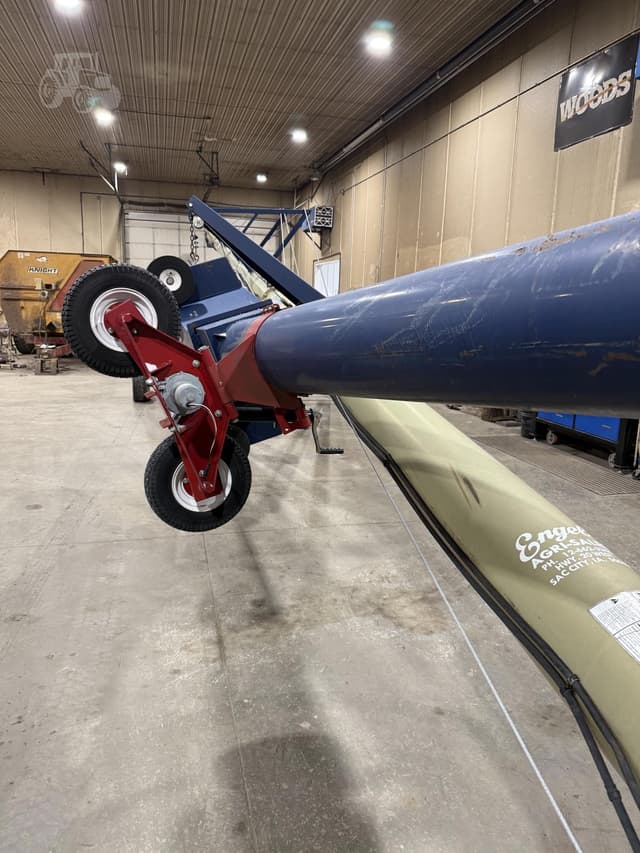 Image of Harvest International H1382 equipment image 3