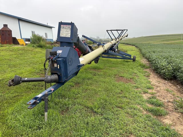 Image of Harvest International H1382 equipment image 1