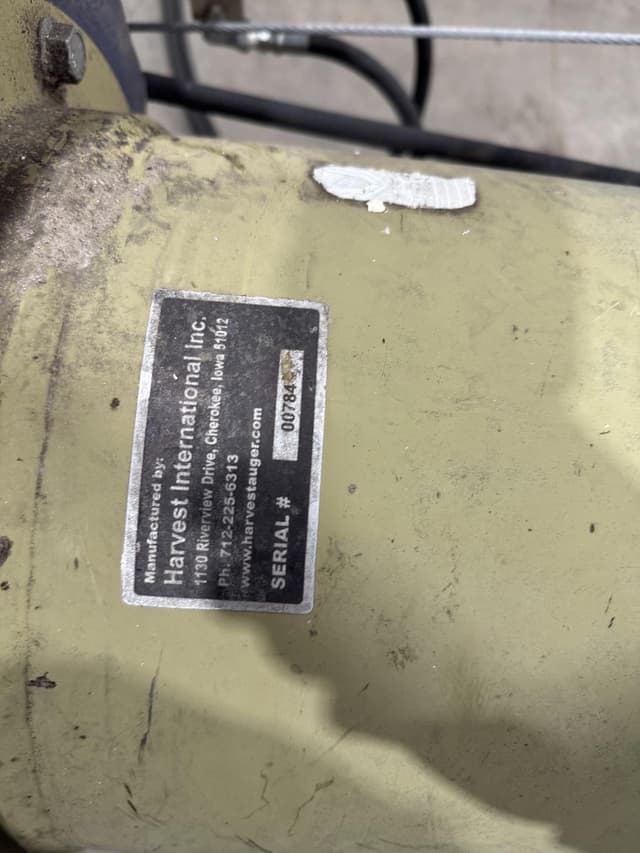 Image of Harvest International H1382 equipment image 4