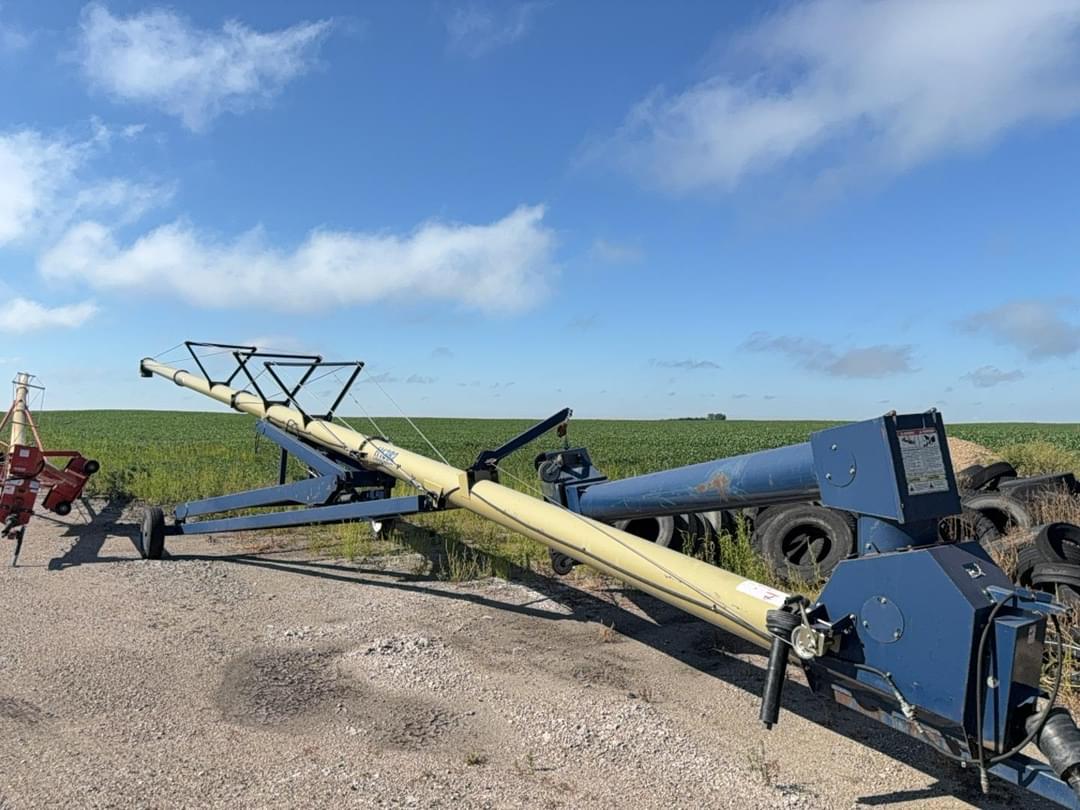 Image of Harvest International H1382 Primary image