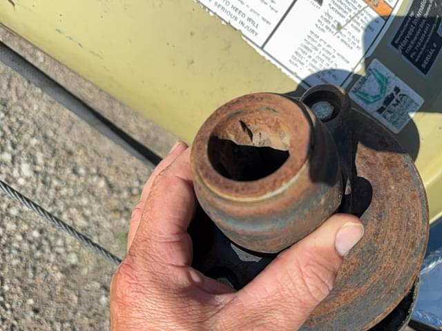 Image of Harvest International H1382 equipment image 4