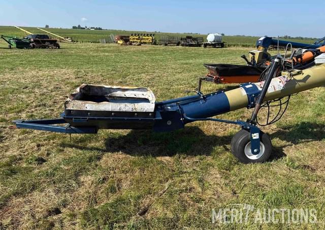 Image of Harvest International T1032 equipment image 3