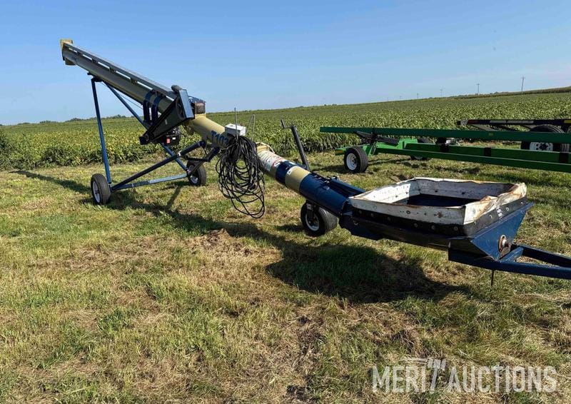 Harvest International T1032 Equipment Image0