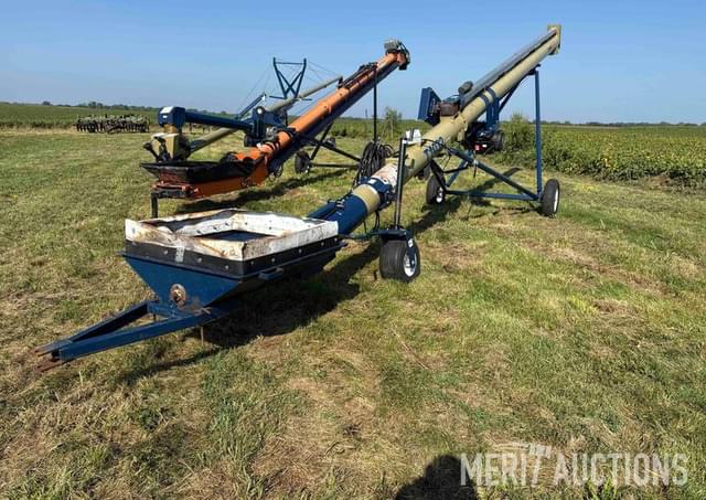 Image of Harvest International T1032 equipment image 2