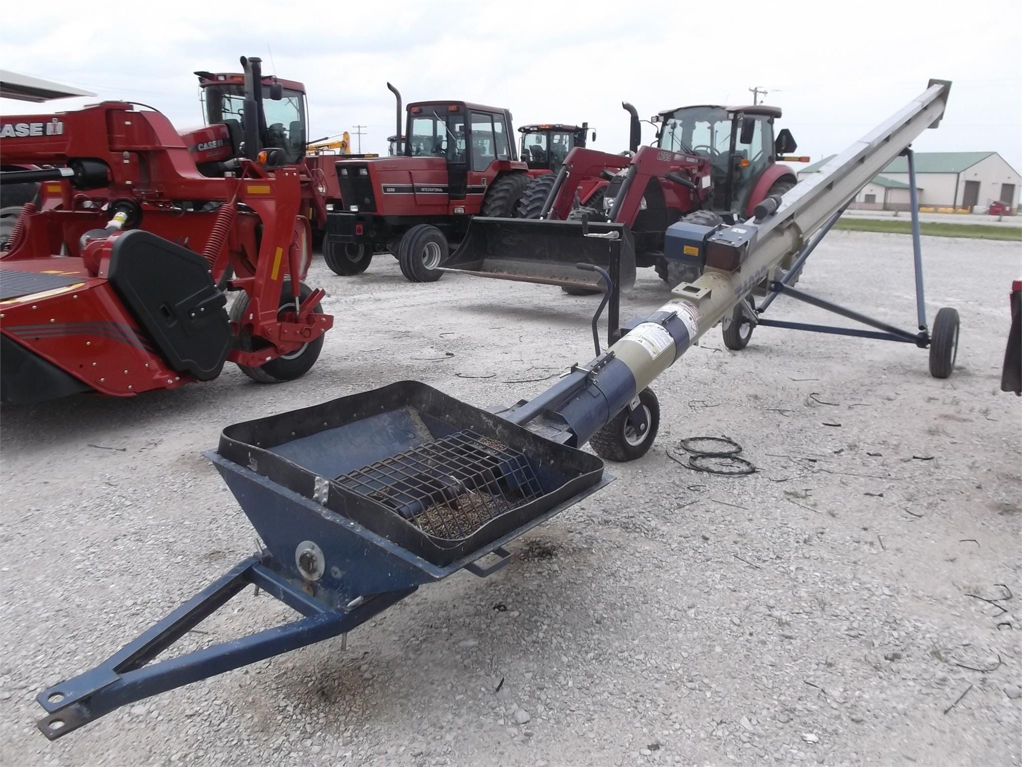 Harvest International T1032 Equipment Image0