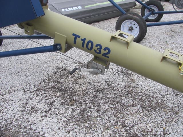 Image of Harvest International T1032 equipment image 4