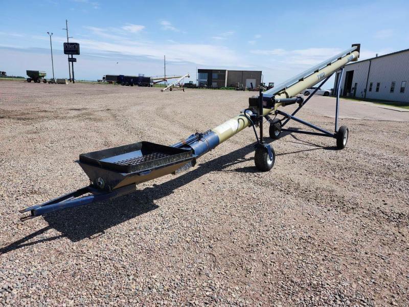 Image of Harvest International T1032 Primary image