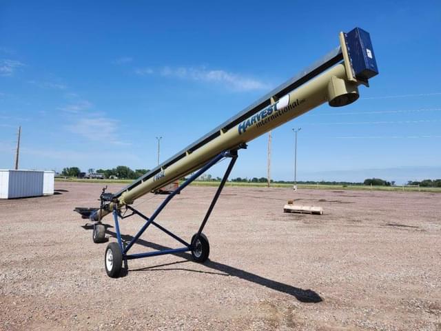 Image of Harvest International T1032 equipment image 3