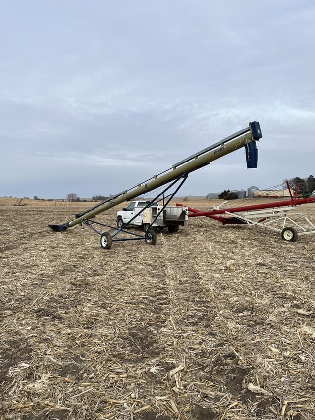 Image of Harvest International T1042 equipment image 4