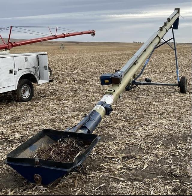 Image of Harvest International T1042 equipment image 1