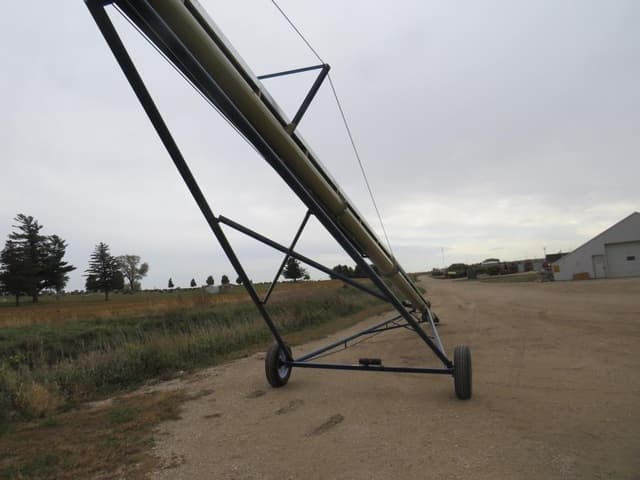 Image of Harvest International T1052 equipment image 4