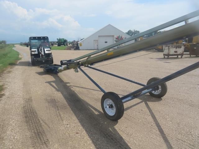Image of Harvest International T832 equipment image 1