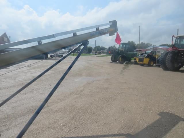 Image of Harvest International T832 equipment image 2