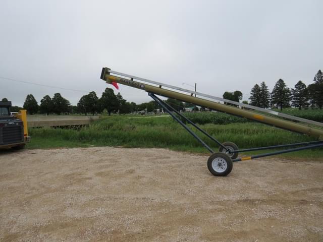 Image of Harvest International T832 equipment image 2