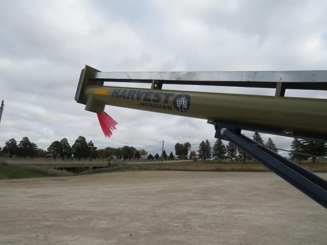 Image of Harvest International T832 equipment image 4