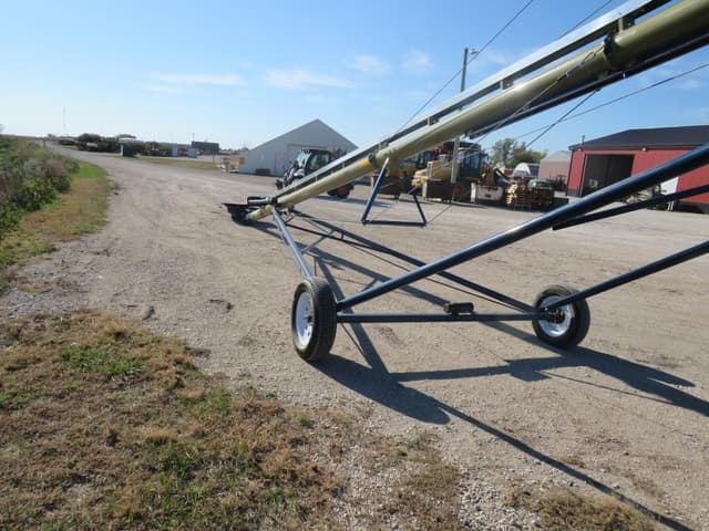 Image of Harvest International T852 equipment image 4