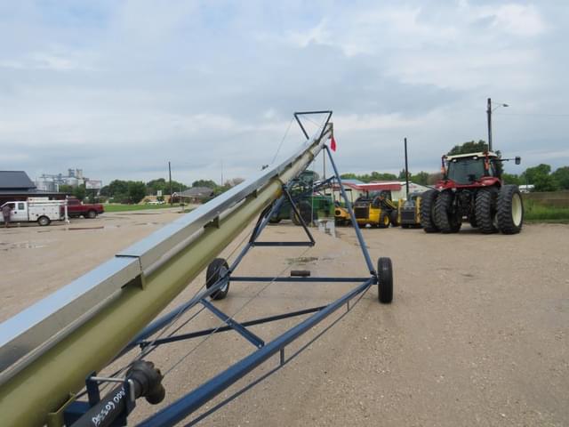 Image of Harvest International T852 equipment image 2