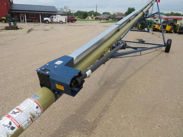 Image of Harvest International T852 equipment image 1