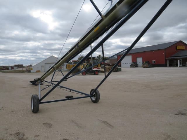 Image of Harvest International T852 equipment image 4