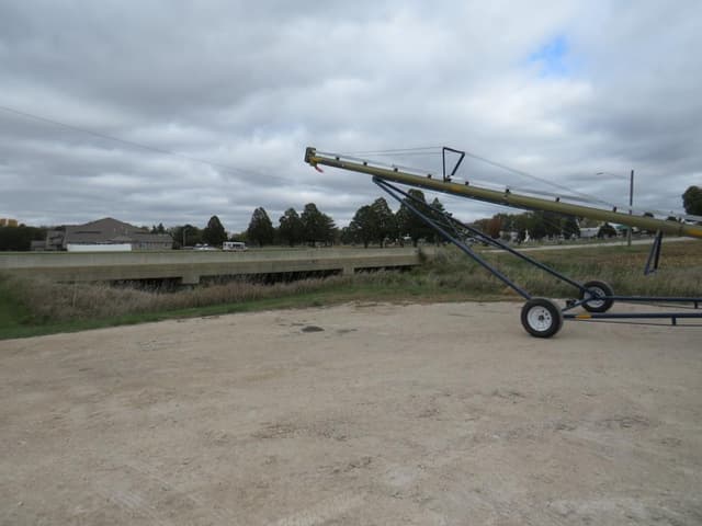 Image of Harvest International T852 equipment image 1
