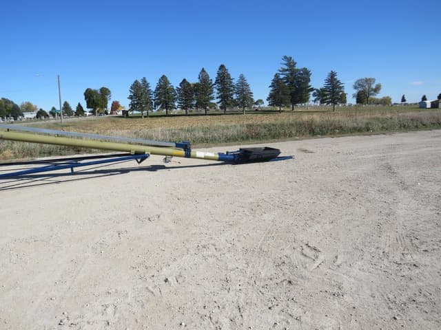 Image of Harvest International T852 equipment image 2