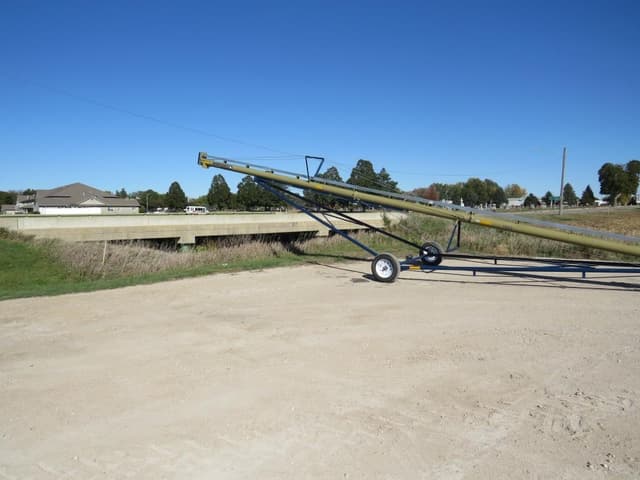 Image of Harvest International T852 equipment image 1