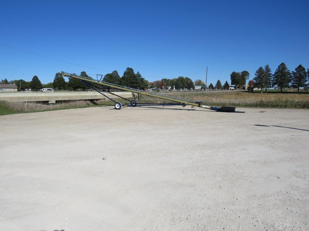 Main image Harvest International T852