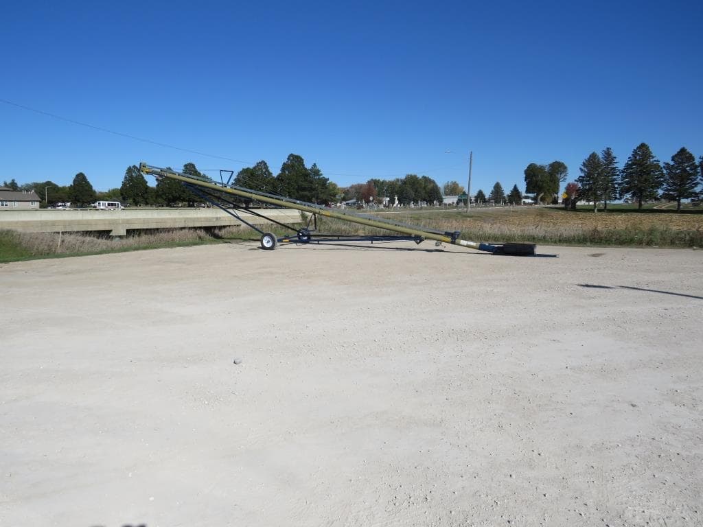 Image of Harvest International T852 Primary image